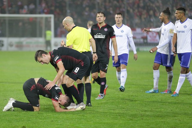 Sechs gelbe Karten wurden im Spiel vergeben | Foto: Jens Vollmer