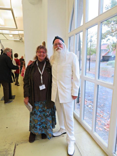 Der Künstler und seine "Muse" - naja, hier Wochenblatt-Reporterin | Foto: Brigitte Melder