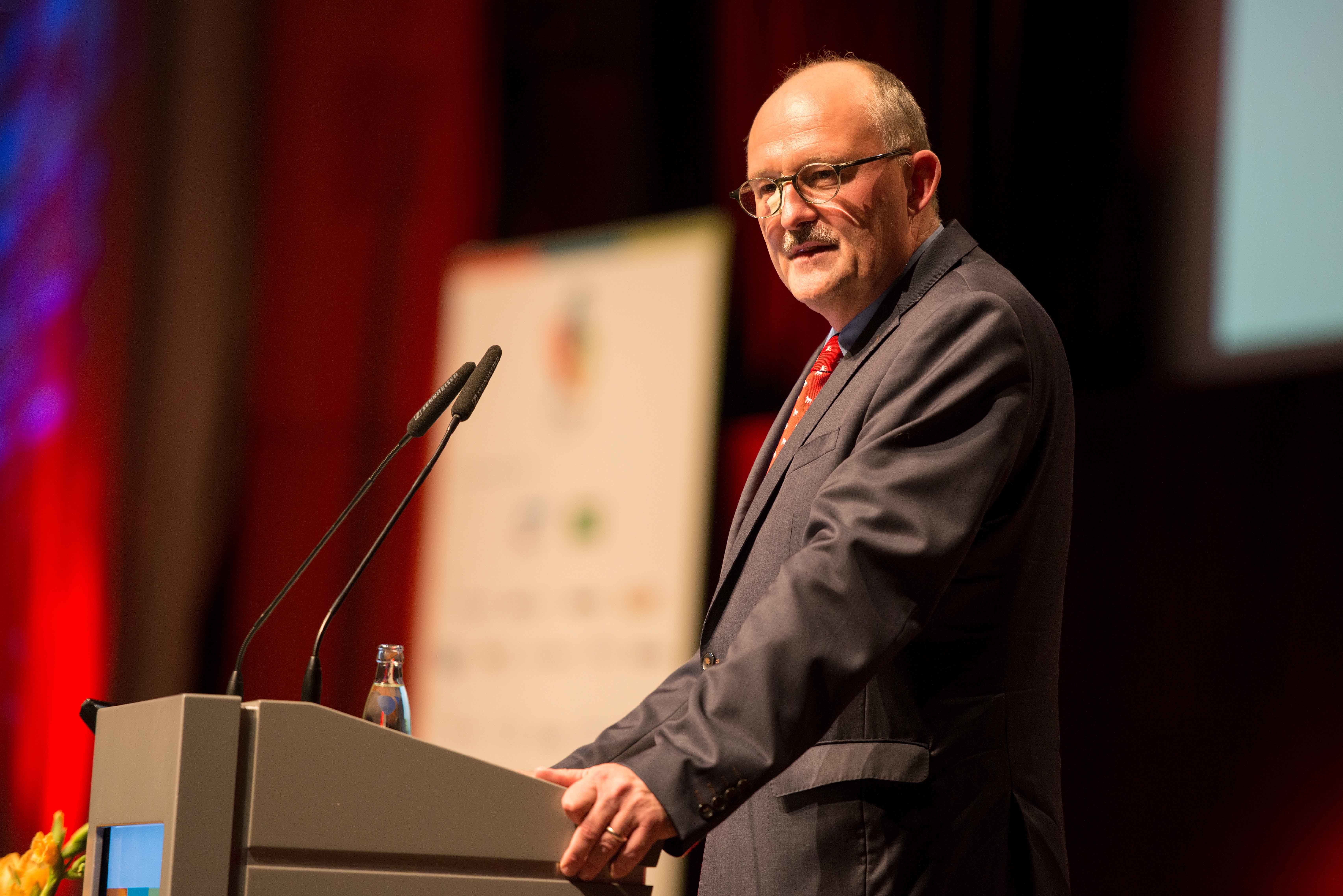 Einer der prominenten Redner beim Bildungsgipfel „EduAction“: Michael Meister, Parlamentarischer Staatssekretär im Bundesministerium für Bildung und Forschung.