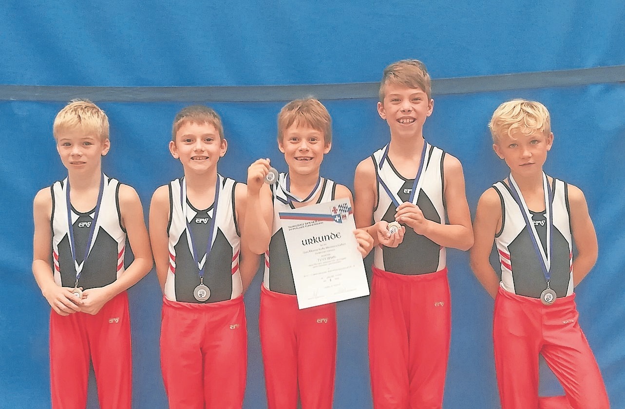Erfolgreicher Turnernachwuchs, (v.li.): Leon Kaufmann, Leon Eggert, Jakob Pfirrmann, , Jamie Gastmann, Johannes Orth.
