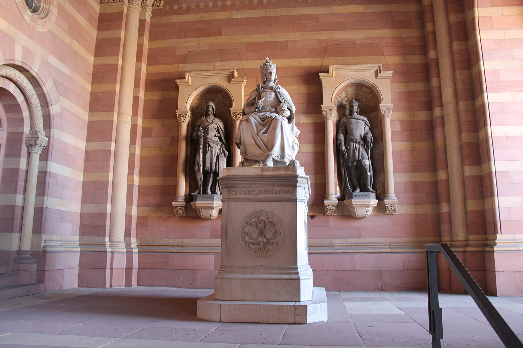 Die Vorhalle des Speyerer Doms.