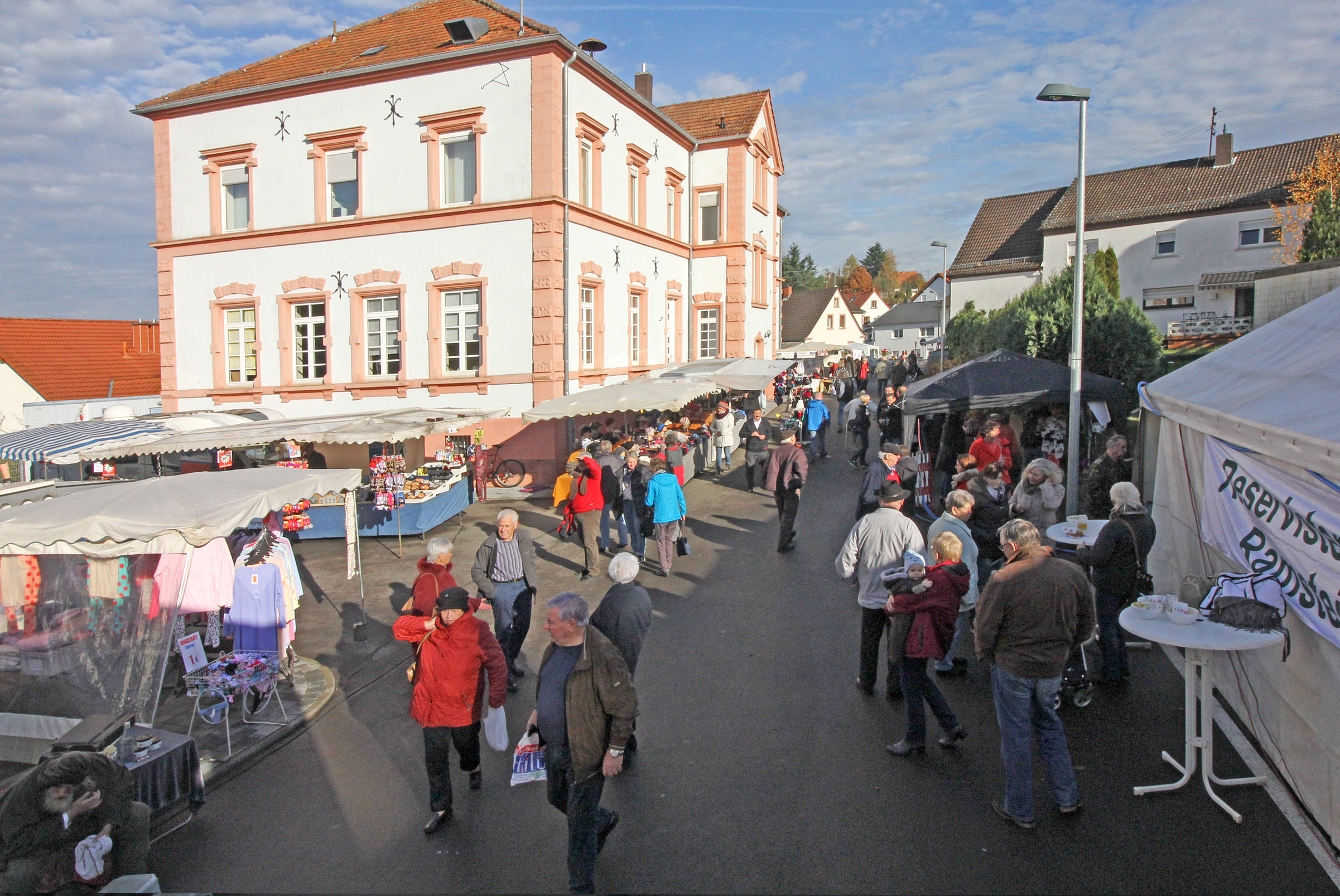 Der „Krammarkt“ in Miesenbach bietet auch in diesem Jahr wieder ein vielfältiges Angebot Foto: PS