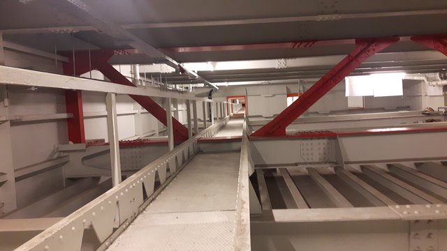 Unter der Brücke - Blick in die Pfalz, naja, Richtung Pfalz. 
Die "Decke" ist die Fahrbahn! | Foto: jow