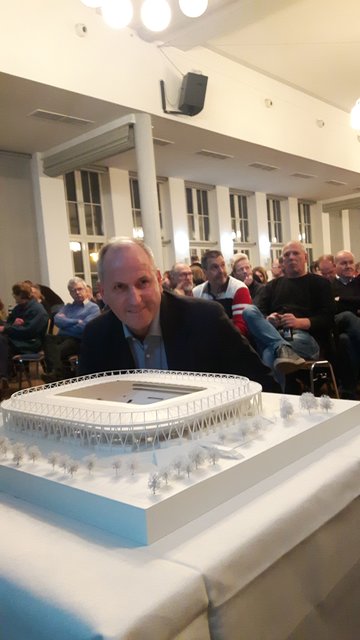 Frank Nenninger vom städtischen Eigenbetrieb "Fußballstadion im Wildpark"  | Foto: jow