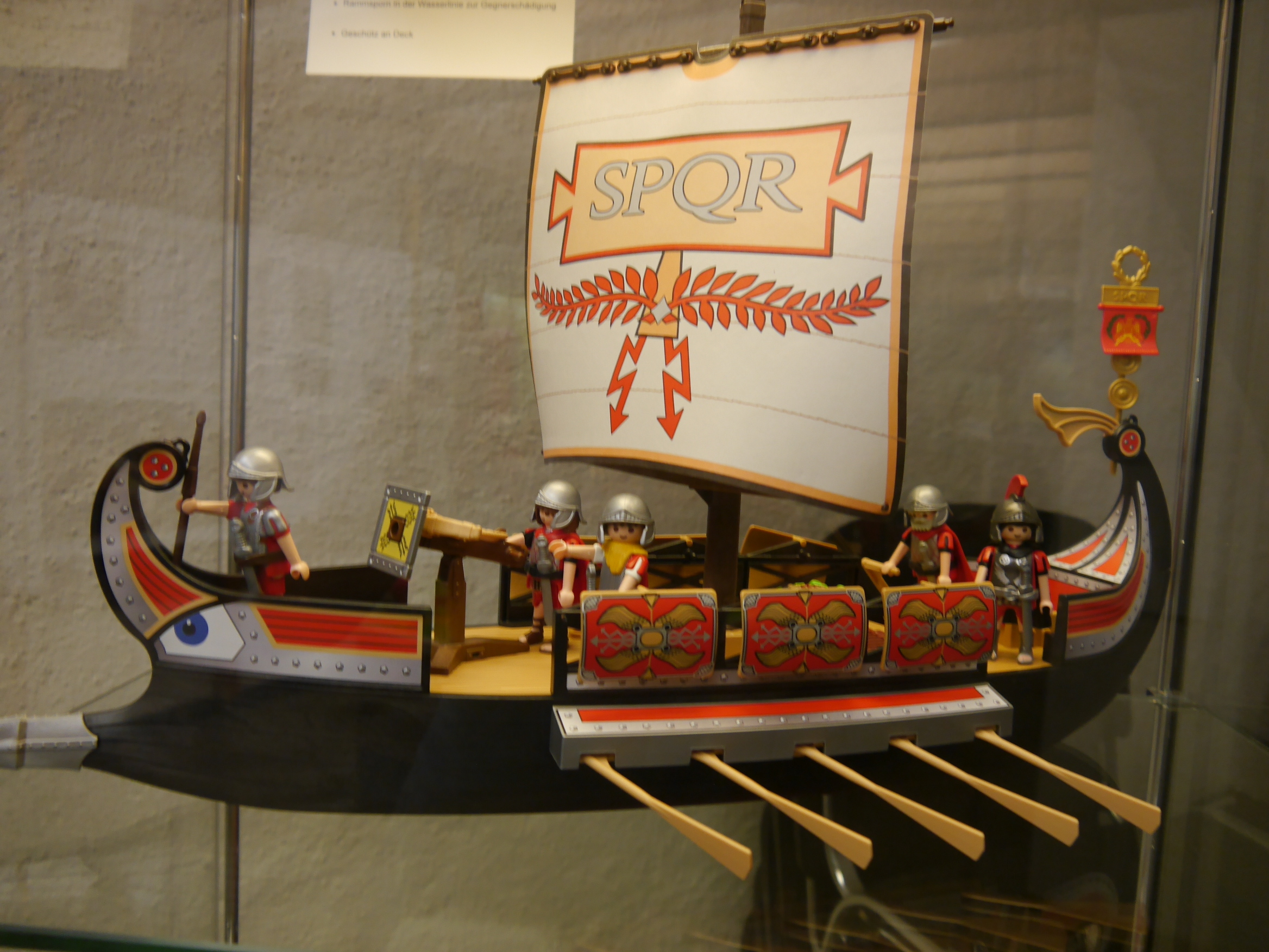 Noch bis Ende April 2019 bringt die Sonderausstellung „Ein Lächeln zu Gast“ kleinen und großen Kindern die Kultur der Römer mit liebevoll gestalteten Playmobil-Szenen näher.