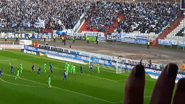Tor: Jubel auch auf der Tribüne - wenn es keine 60er sind | Foto: jow