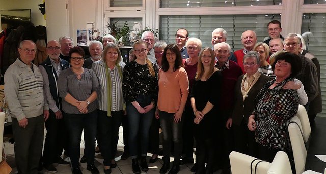 Abschluss-Gruppenfoto mit allen anwesenden Geehrten | Foto: Brigitte Melder