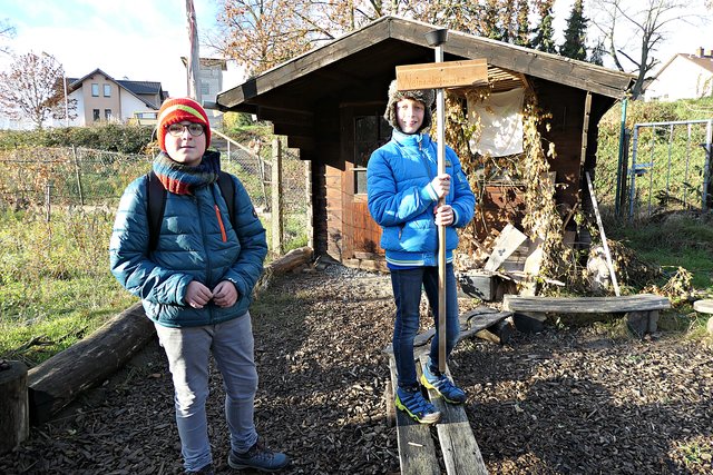 Im Bienengarten mit Paul und Tim | Foto: Brigitte Melder
