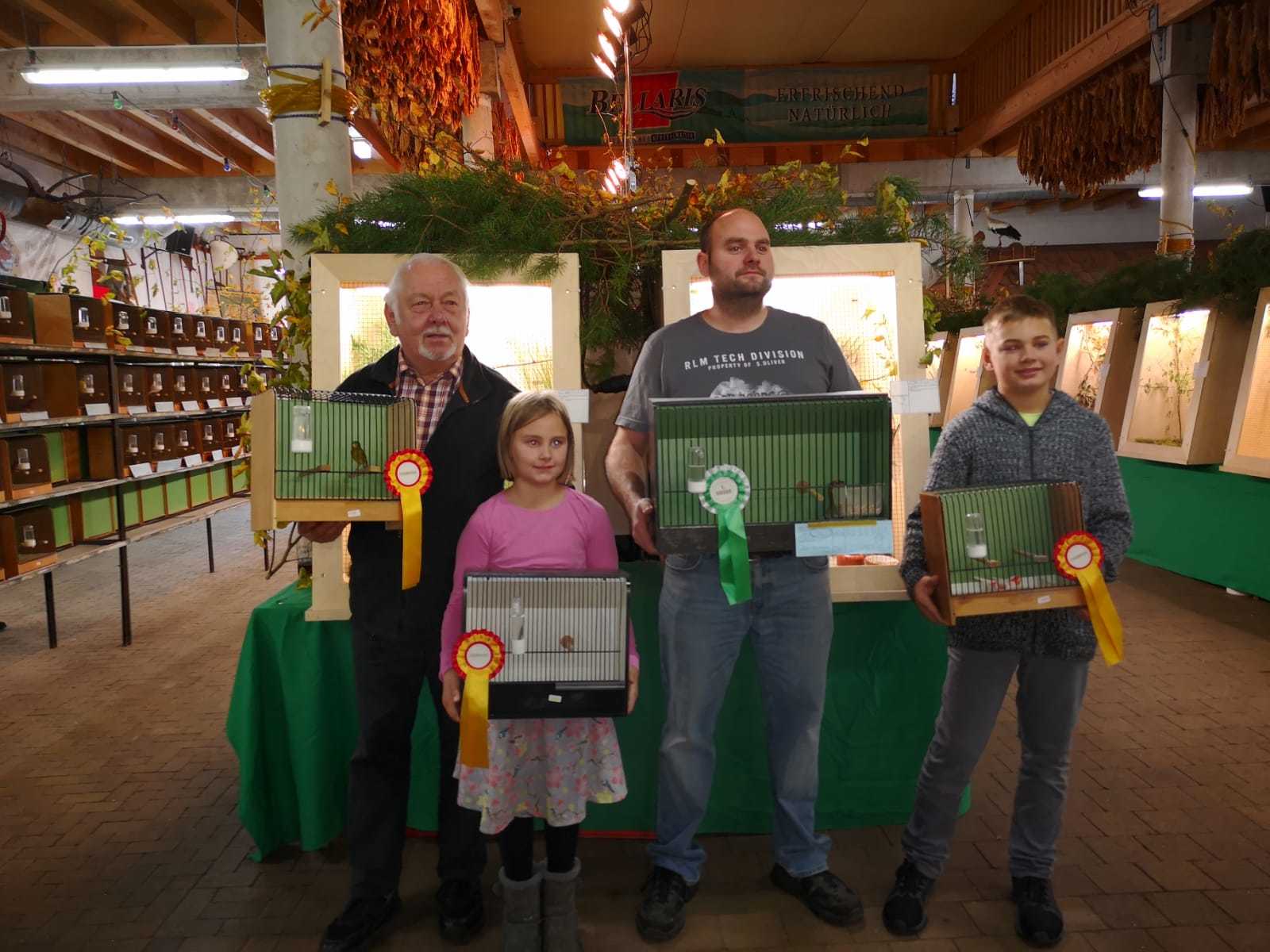 Erfolgreiche Aussteller Hans-Dieter Hammen, Annaabella, Christopher und Leonard Lösch.