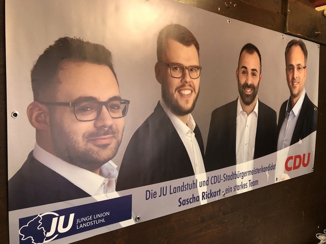 Die JU-Stadtratskandidaten Daniele De Fazio, Niklas Mey und Mattia De Fazio werben zusammen mit CDU-Stadtbürgermeisterkandidat Sascha Rickart für die Kommunalwahlen 2019.