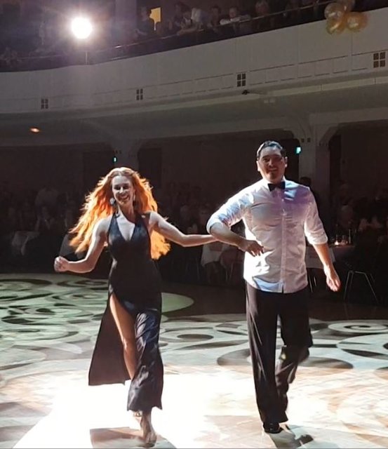 Oana Nechiti und Erich Klann nach dem Charleston | Foto: Manuela Klonig, zur Veröffentlichung frei