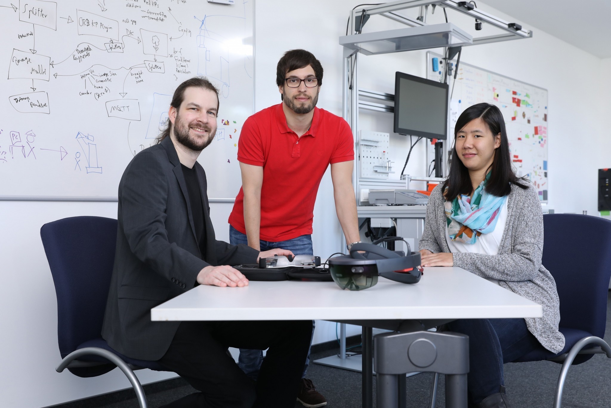 Gemeinsam mit dem Mittelstand 4.0-Kompetenzzentrum Kaiserslautern hat das Startup MiniTec Smart Solutions digitale Assistenzsysteme nach dem Baukasten-Prinzip entwickelt Foto: A. Sell