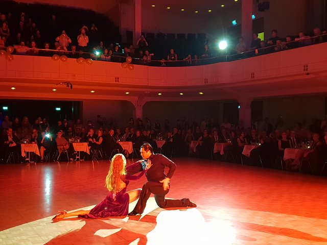 Tango von Oana Nechiti und Erich Klann
in der Jugendstilfesthalle | Foto: Manuela Klonig, zur Veröffentlichung frei
