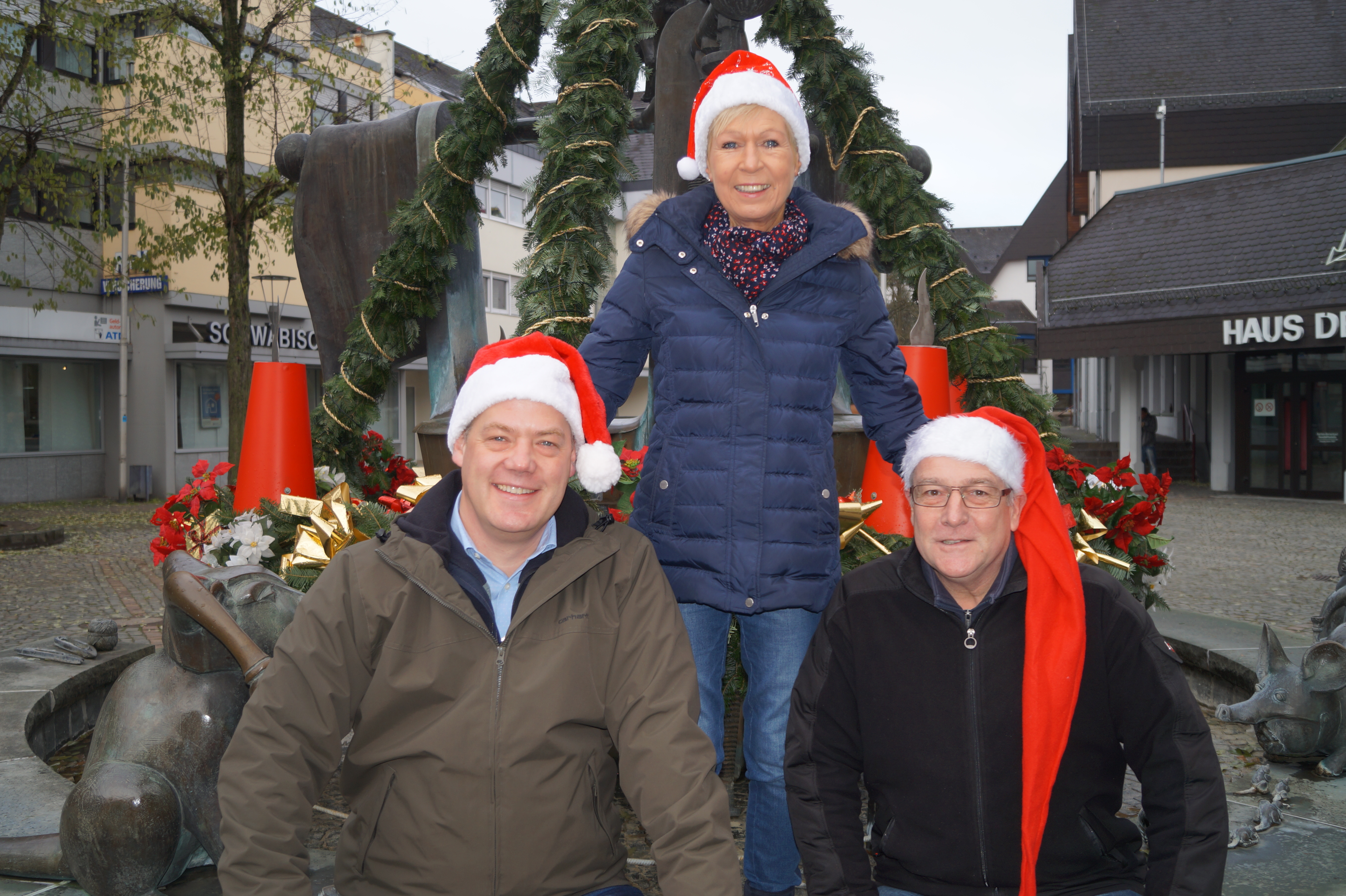 Bürgermeister Ralf Hechler, Burgel Stein, die Vorsitzende des Ramsteiner Werberings, und Organisator Joachim Felka heißen alle Bürger und Besucher herzlich willkommen