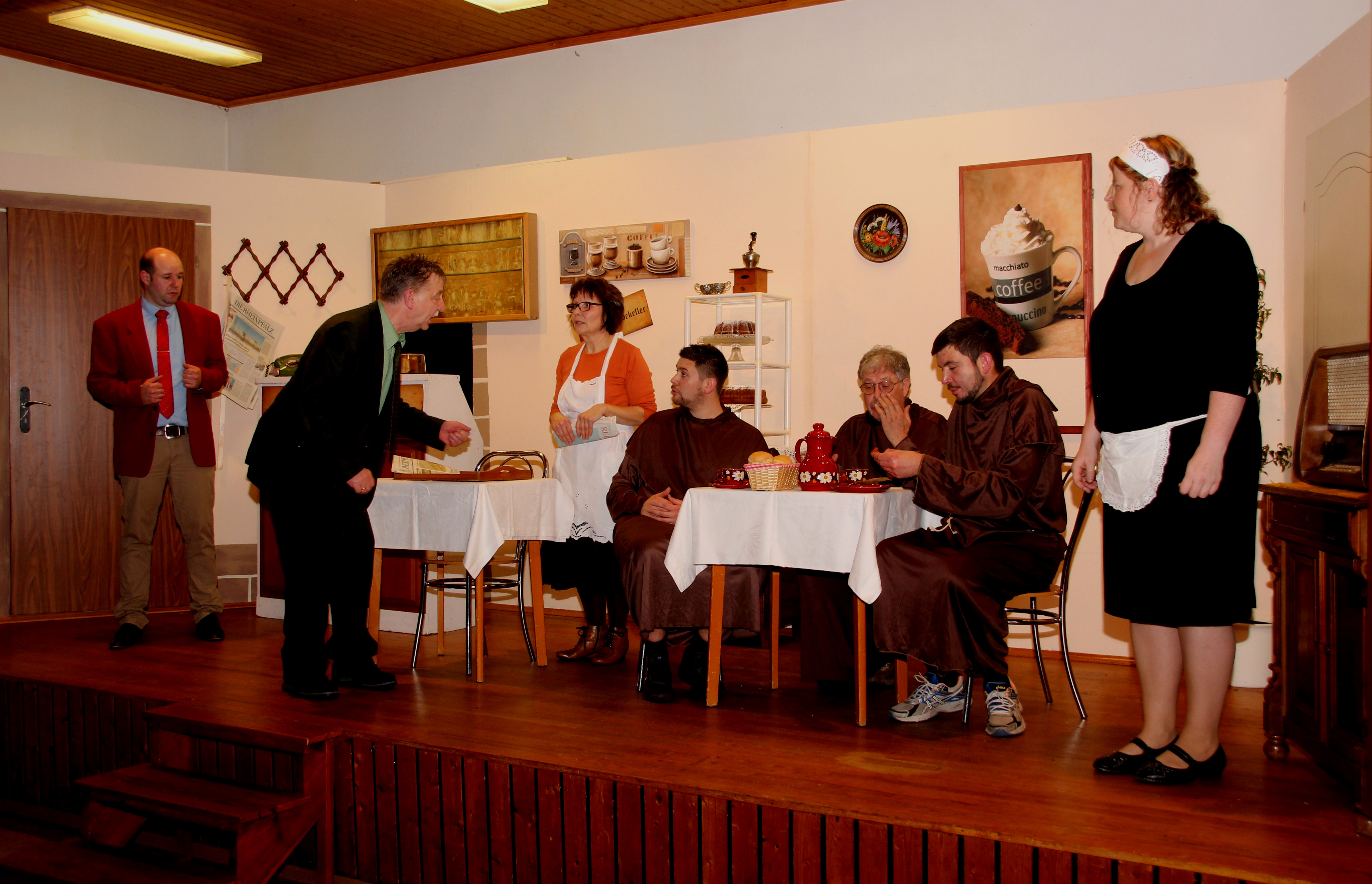 Eine Szene aus der Theateraufführung des Arnbachtaler Dorftheaters Foto: Kries