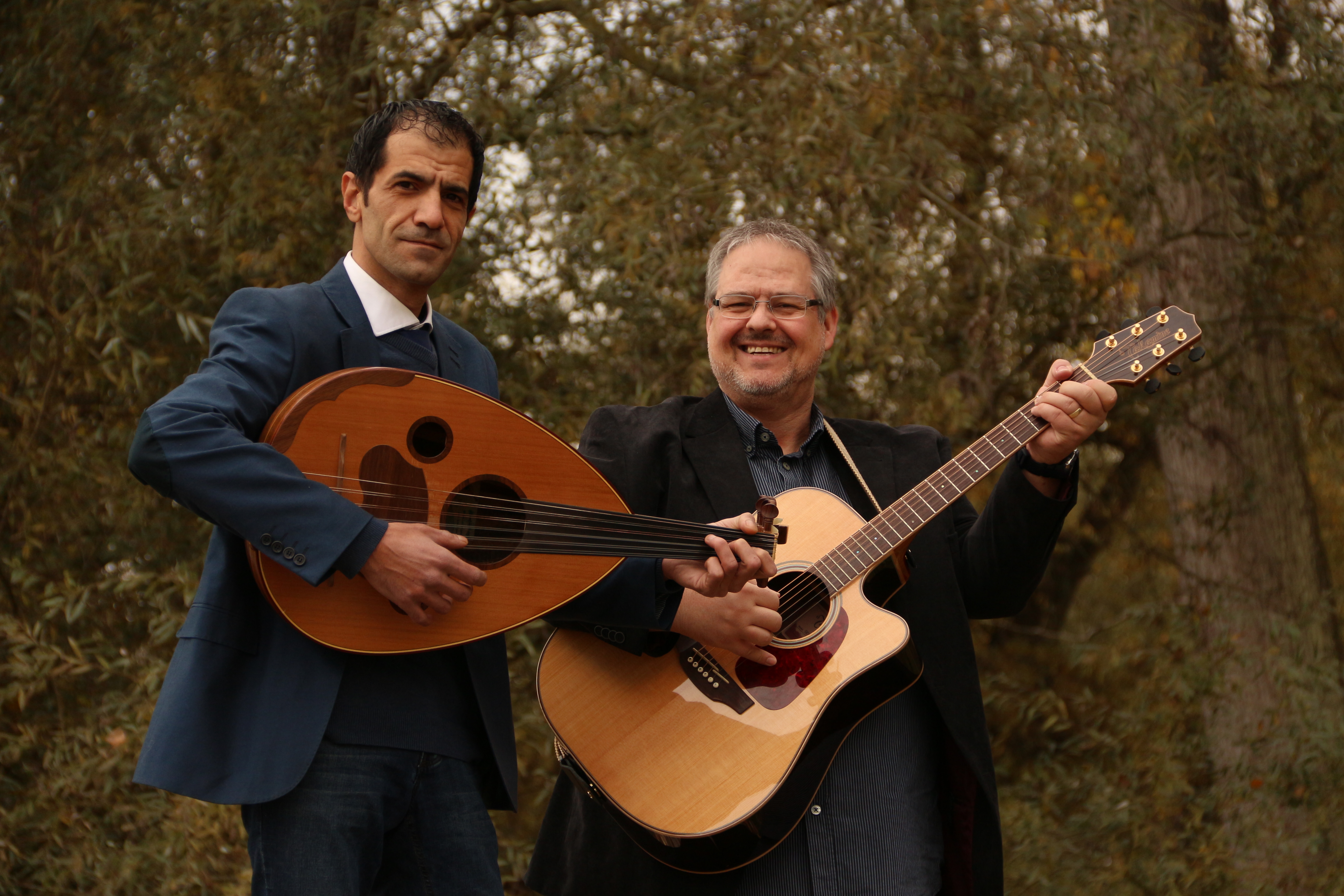 Oud-Spieler Samer Alhalabi und der Gitarrist Thomas Greiner geben ein Adventskonzert.