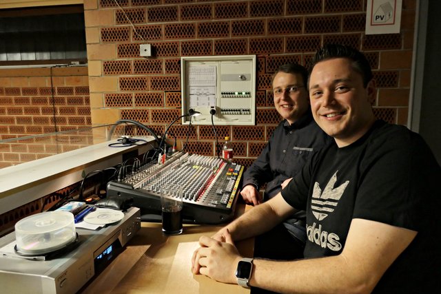 Dominik Wittmann und Marco Hartmann an der Technik. Danke | Foto: Brigitte Melder