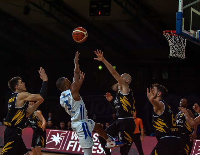 Kahron Ross
 | Foto: wow.pics.ka