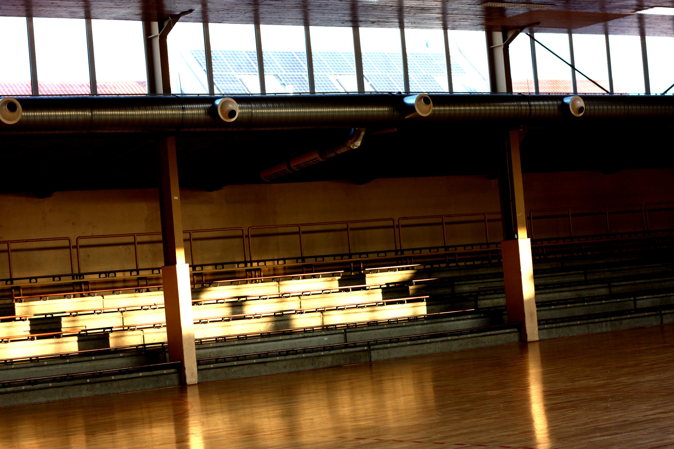 Die legendäre Pfalz- und Kulthalle, wesentlicher Bestandteil der Haßlocher Handball-DNA seit den 50ern im winterlichen Morgenlicht des frühen Dezembers 2018