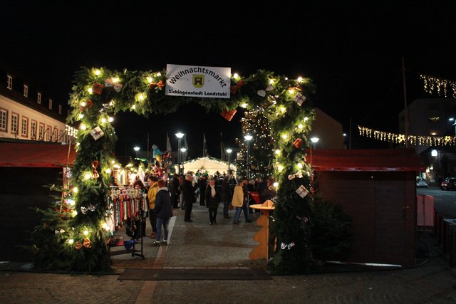 Der „Kleine Weihnachtsmarkt“ punktet mit seiner besonderen Atmosphäre und Gemütlichkeit FOTOS (2): ps
