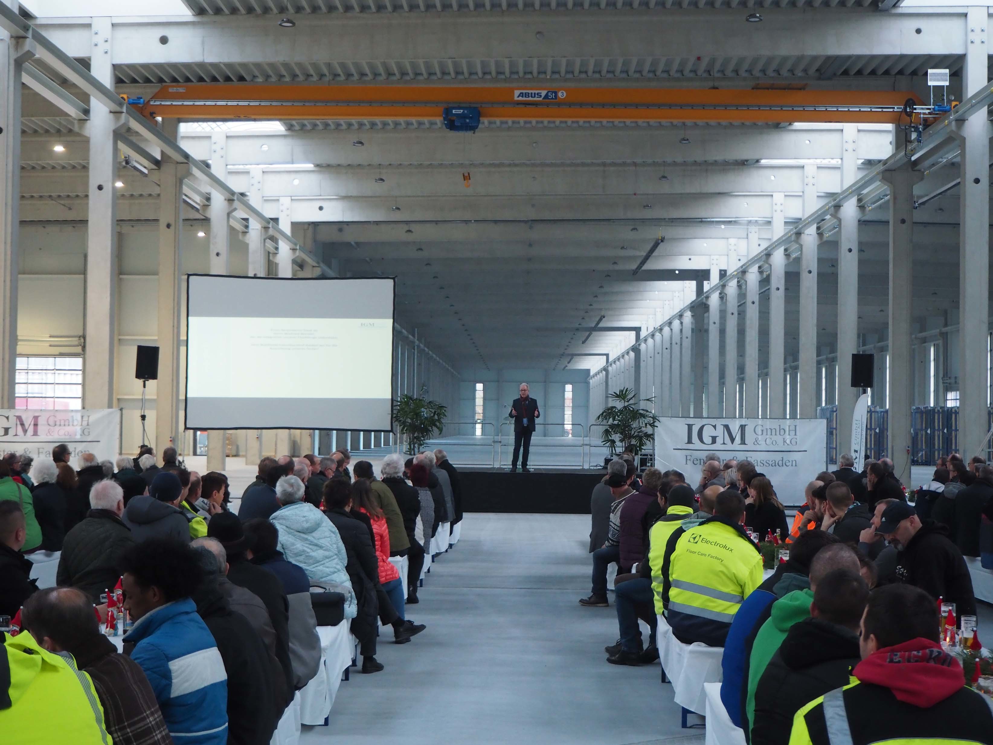 Beachtlich in mehrfacher Hinsicht: Vergangene Woche wurde bei der Firma IGM in Medard die neue Halle für das Werk 3 eingeweiht.