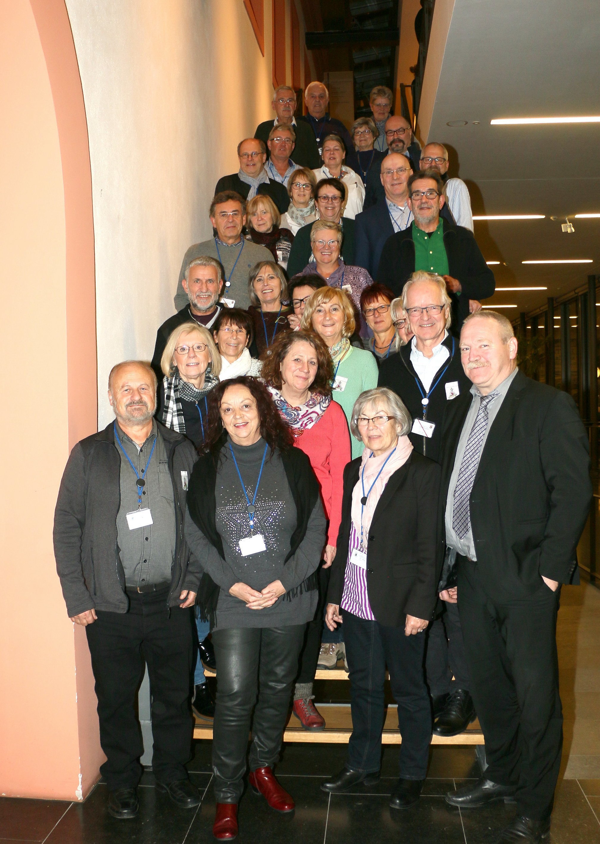 35 Mitglieder des Kulturvereins „DorfArt“ statteten dem Landtag von Rheinland-Pfalz im Landesmuseum einen Besuch ab.