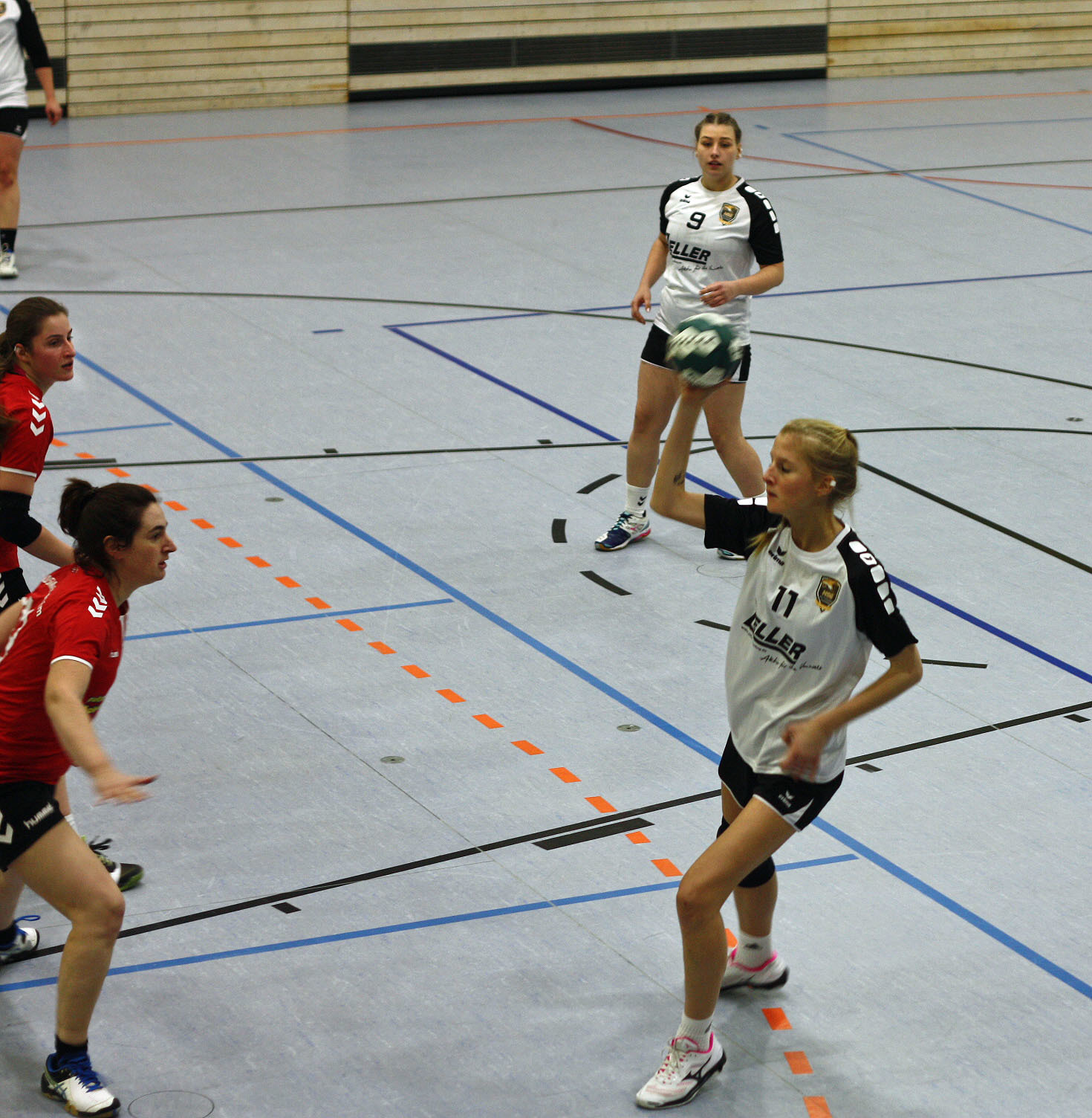 Elena Matz (Mutterstadt/Ruchheim 2) macht erneut Druck auf die Meckenheimer Defensive