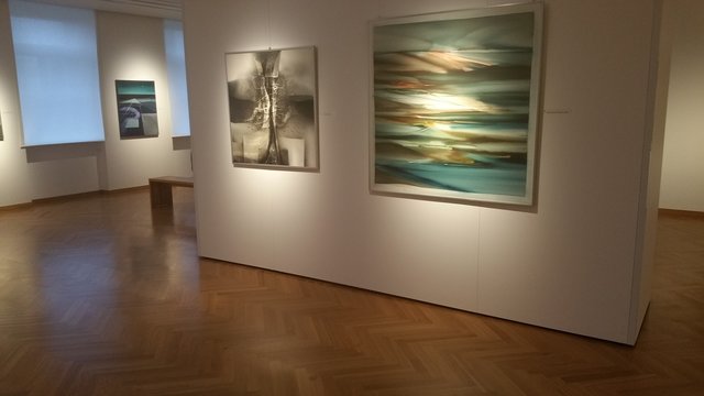 Zwei weitere ausgezeichnete Arbeiten der KH Keller-Retrospektive in der Alten Post, vielleicht die zwei abstraktesten der Ausstellung, kommen sie doch ohne die ansonsten typischen Keller'sche Symbolstrukturierung aus.