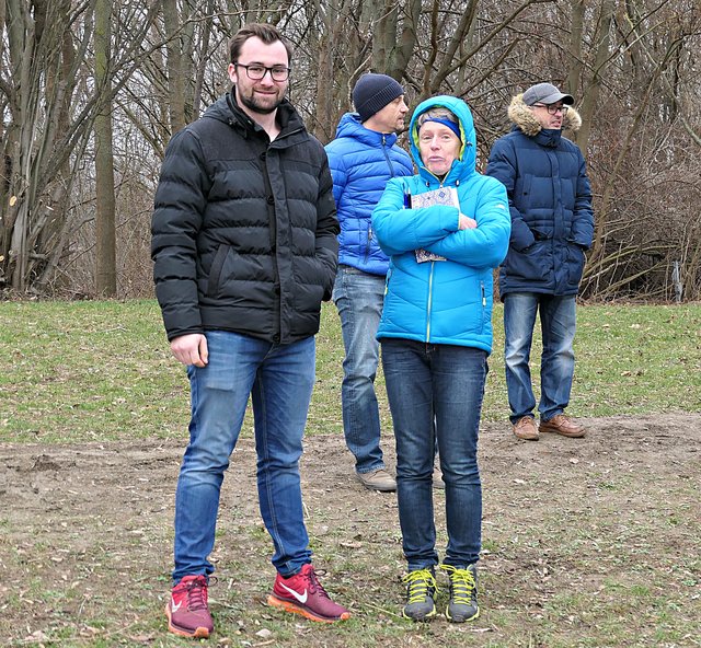 Daniel Gaab (neben Mutter Ursula) als Rettungsschwimmer vor Ort | Foto: Brigitte Melder