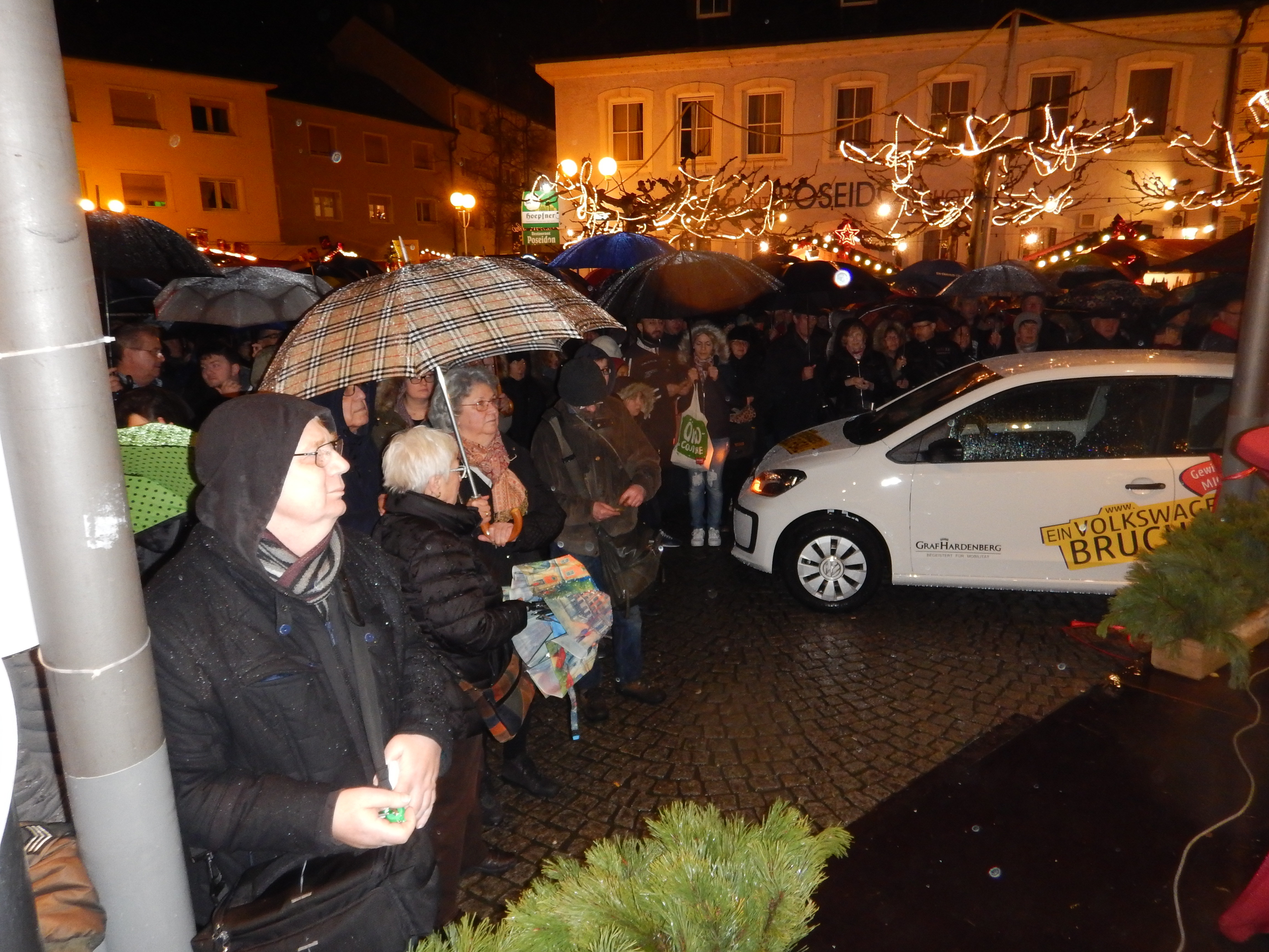 Großes Interesse an der Verlosung des Branchenbundes - aber bisher hat sich der Gewinner des VW noch nicht gemeldet.