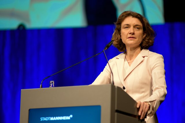 „Die Welt im Umbruch: Handlungsoptionen für Deutschland und Europa“ war das Thema von Dr. Daniela Schwarzer, Direktorin der Deutschen Gesellschaft für Auswärtige Politik. | Foto: Christian Gaier