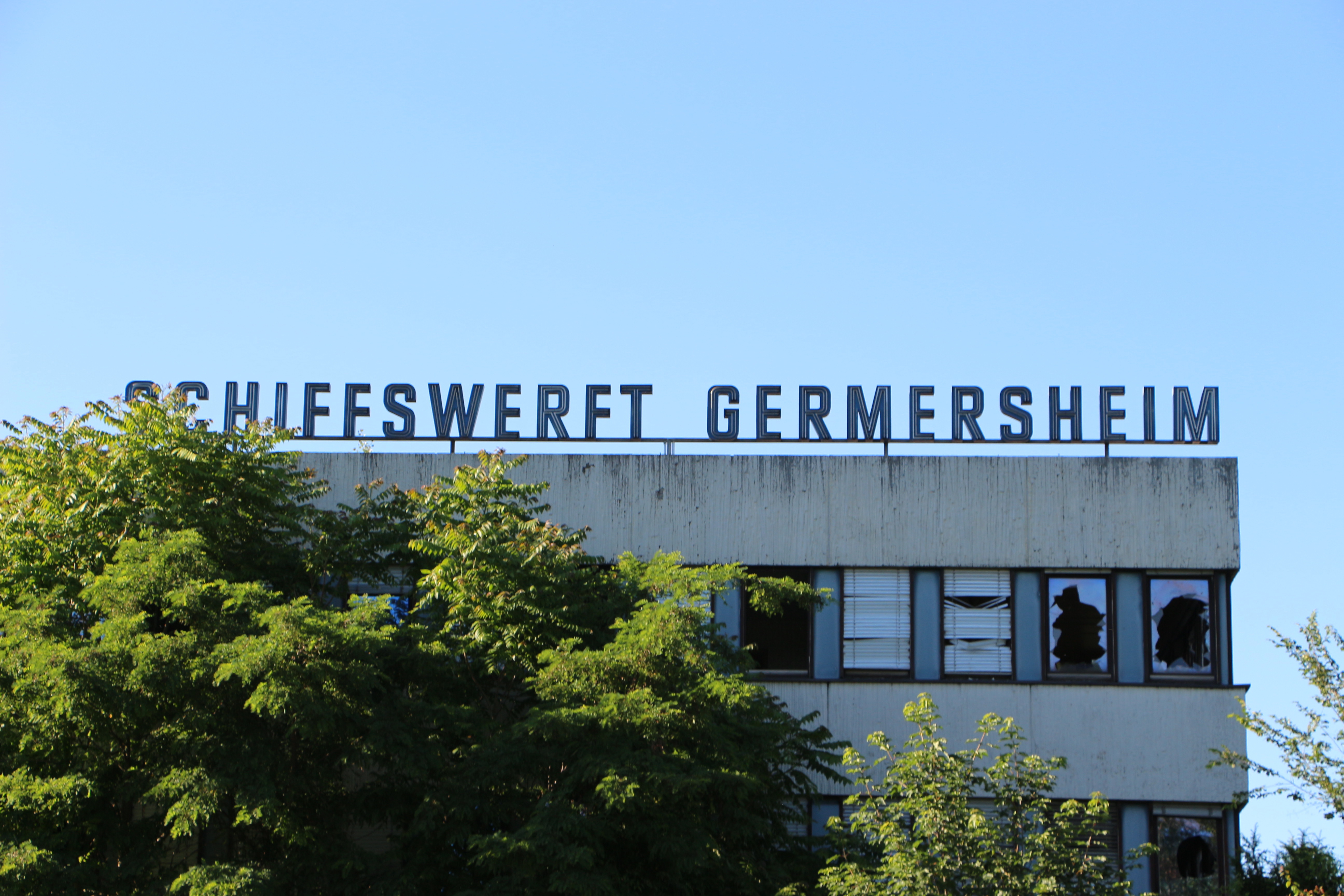Die ehemalige Schiffswerft Germersheim ist eine Bauruine. Sie ist aber bei Hobbyfotografen sehr beliebt. Sie wird bald abgerissen.