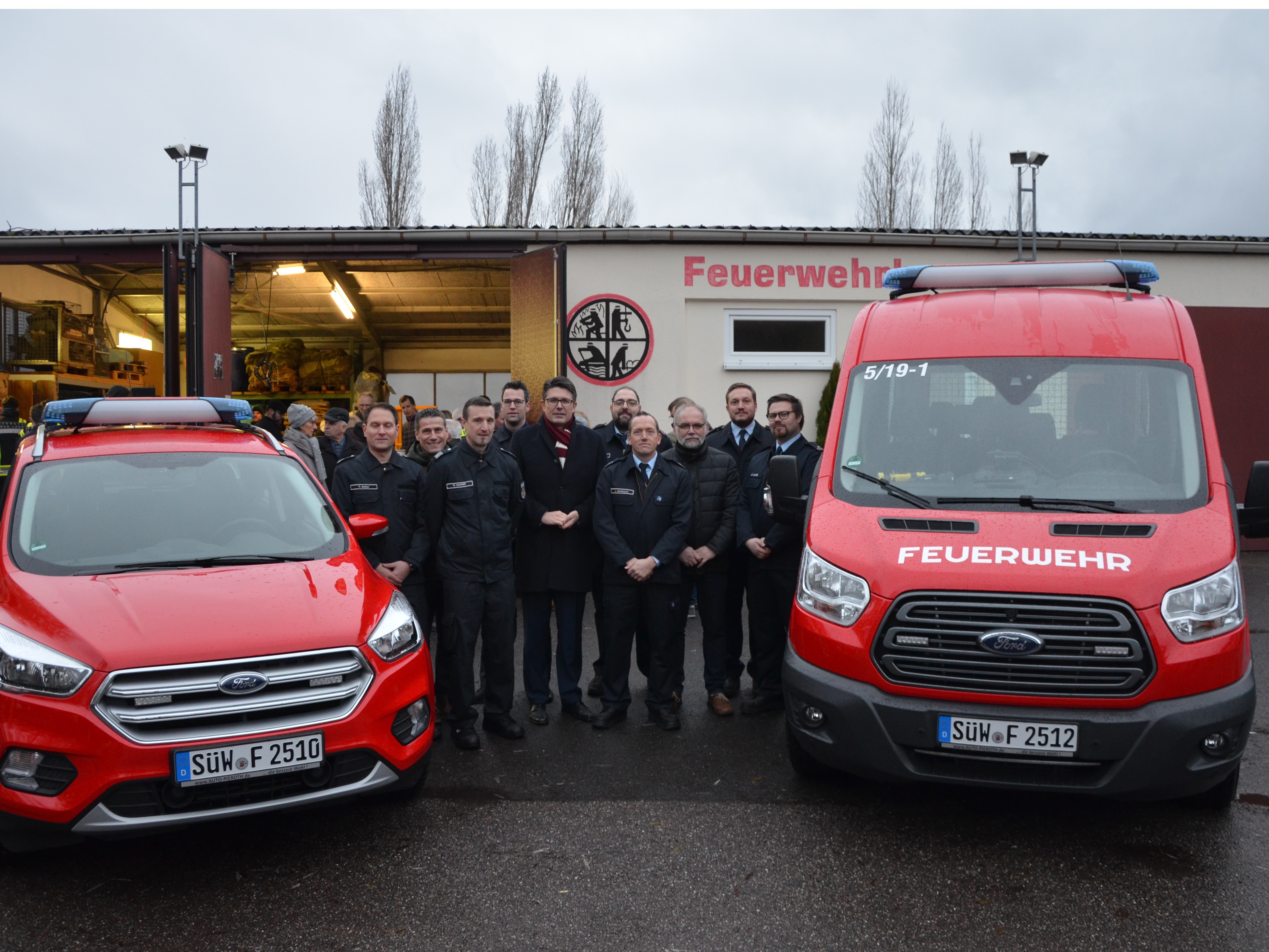 Zwei neue Einsatzfahrzeuge bereichern nun den Fuhrpark der Feuerwehr.