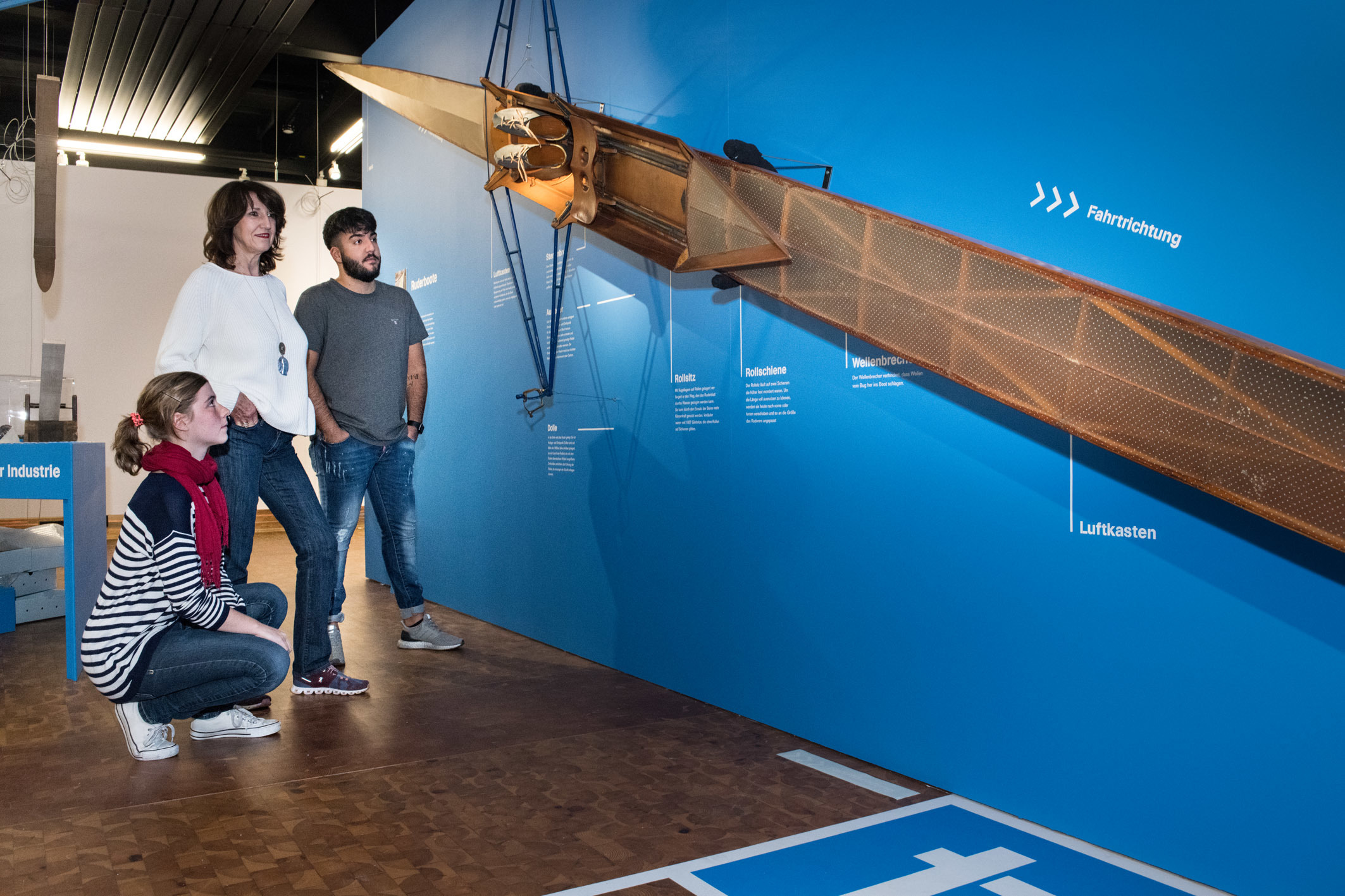 Ein Ruderboot aus den 1930er Jahren, aus der Ausstellung „Fertig? Los! Die Geschichte von Sport und Technik“, die bis 10. Juni im Technoseum in Mannheim zu sehen ist. Foto: Klaus Luginsland