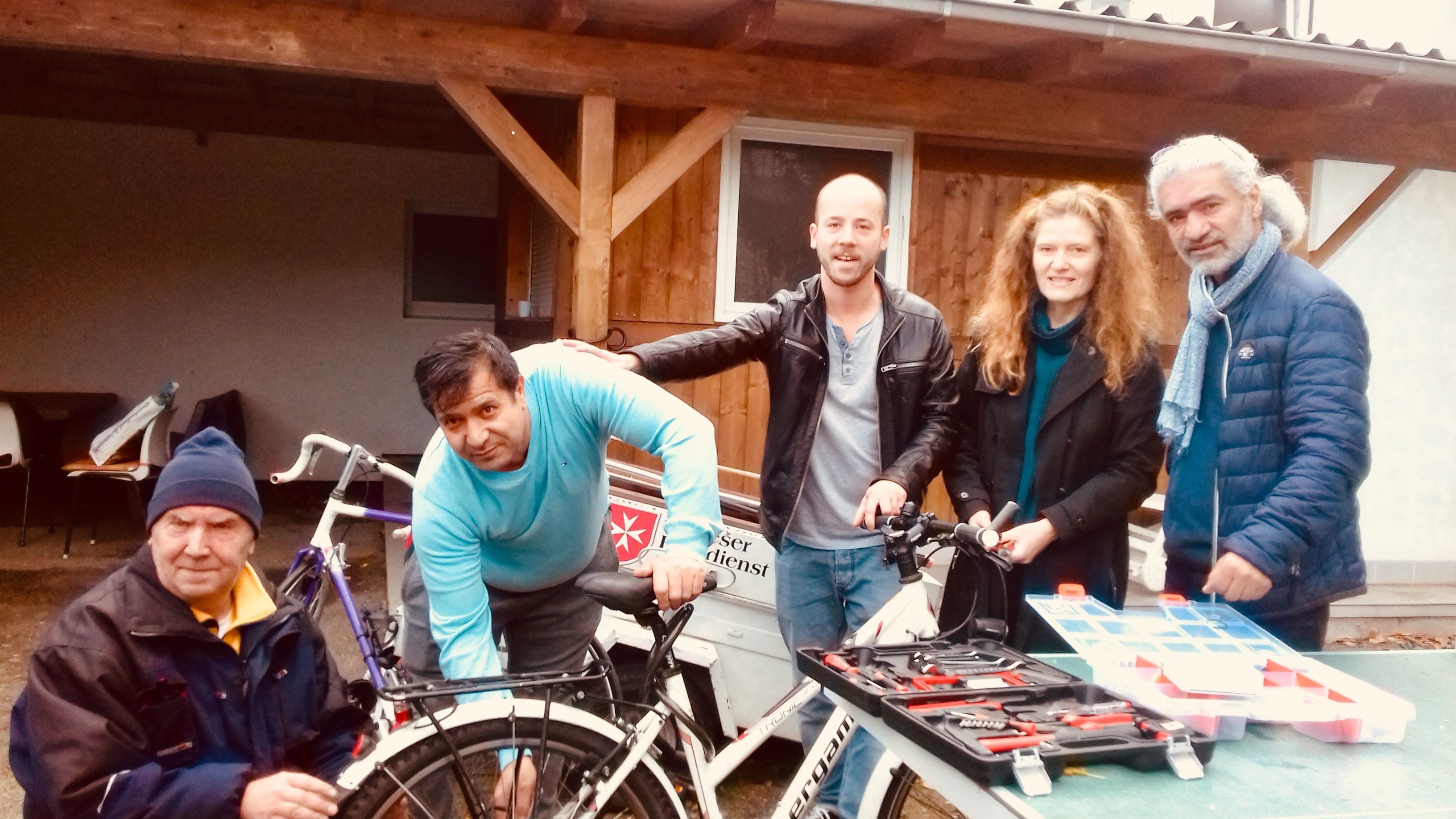 Das Werkstatt-Team im Einsatz - Spender für Räder und Fahrradteile werden gesucht Foto: ps