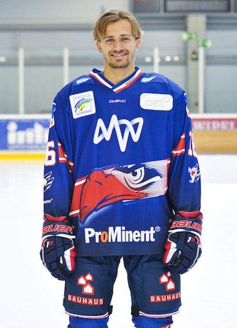 Stürmer Markus Eisenschmid (16): Mit 13 Toren ist der Mann, der im Januar seinen 24. Geburtstag feiert, der treffsicherste Neuzugang der Adler. Laufstark, schnell und körperbetont – das ist sein Spiel. Gegenwärtig drittbester Scorer im Teamranking. | Foto: PIX-Sportfotos/Petra Loew 