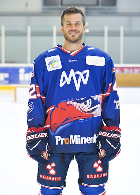 Stürmer Chad Kolarik (42): Er ist und bleibt die eingebaute Torgarantie der Adler Mannheim. Schnell, schlitzohrig und fast immer zur rechten Zeit am rechten Fleck ist der Amerikaner ein Schlüsselspieler. Bester Torschütze und Scorer der Adler 2016/17 und 2017/2018. Er ist auf dem Weg zum „Triple“.  | Foto: PIX-Sportfotos/Petra Loew 