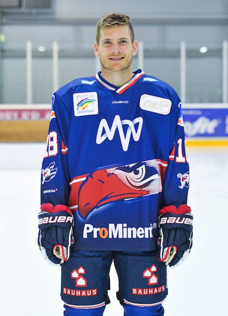 Stürmer Ben Smith (18): Einer der besten Spieler, den die Adler in den letzten Jahren verpflichtet haben. Ein großartiges Auge für Raum und Mitspieler. Stanley-Cup-Sieger 2013 mit den Chicago Blackhawks, Calder-Cup Champions 2018 mit den Toronto Marlies.  Ben Smith avancierte innerhalb kürzester Zeit zu einem Schlüsselspieler der Adler.  | Foto: PIX-Sportfotos/Petra Loew 