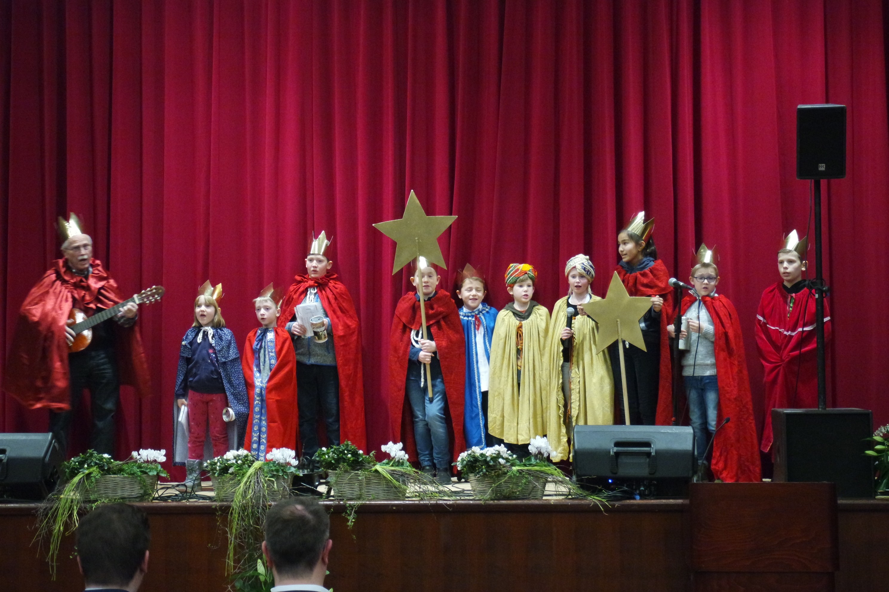 Die Sternsinger überbrachten traditionell ihren Segen.