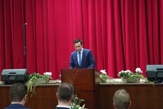 Chefarzt Dr. med. Fischer stellte die Edith-Stein-Klinik vor.  | Foto: Bender