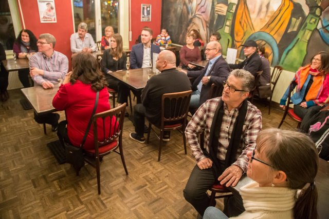 Runde Sache: Der Empfang im Casino des Capitols. | Foto: Roland Kohls