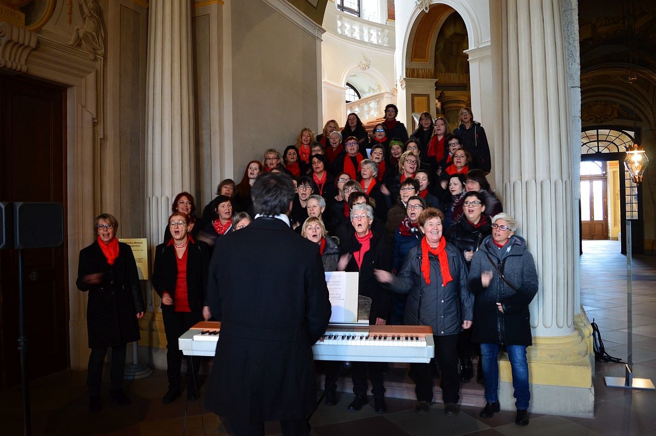 Das Siegerensemble kommt aus Obergrombach. Hier der Frauenchor des Sängerbunds.