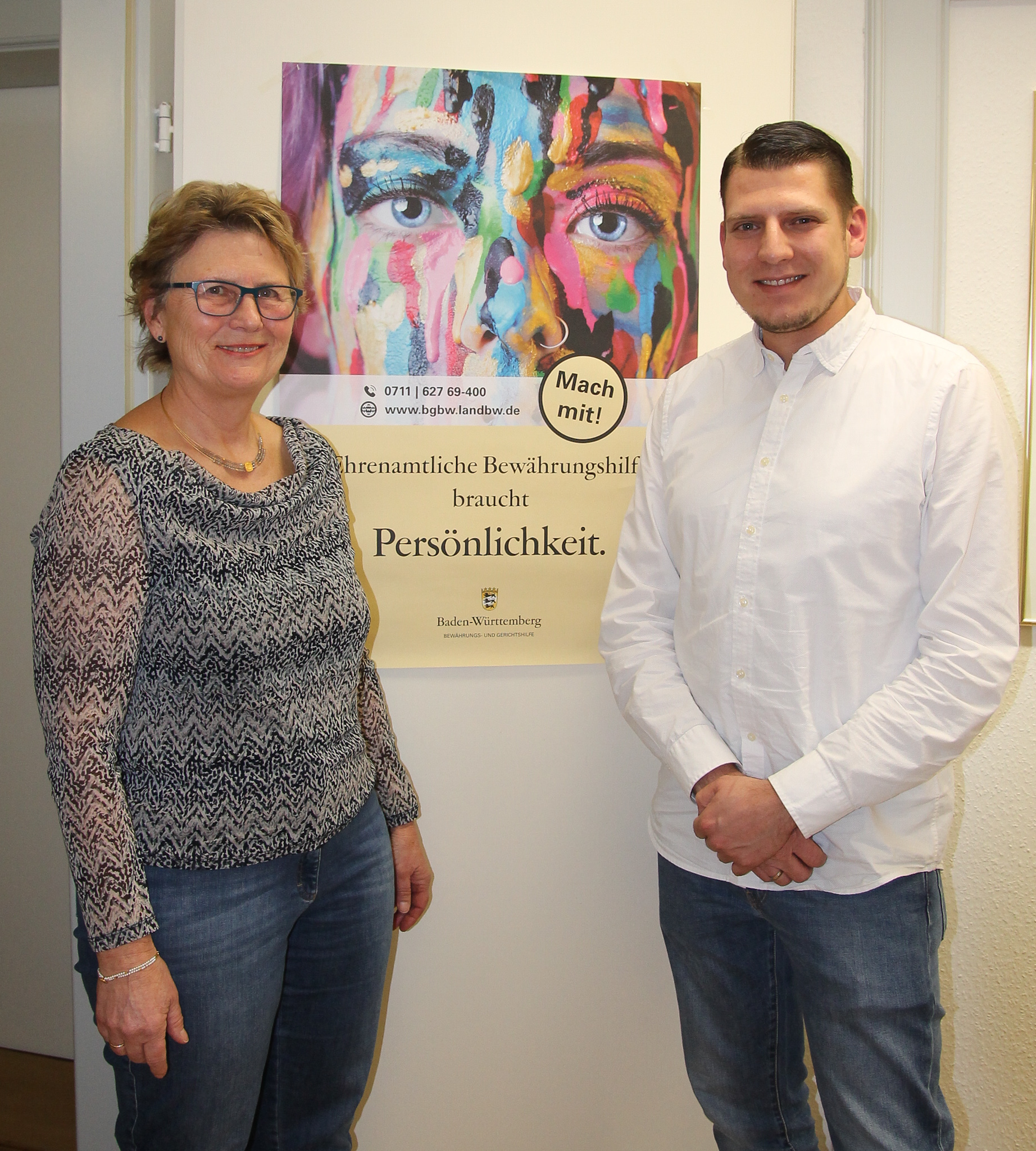 Gudrun Schikorra-Leidag, Abteilungsleiterin Bewährungshilfe Bruchsal, und der ehrenamtliche Bewährungshelfer Aljoscha Friedrich