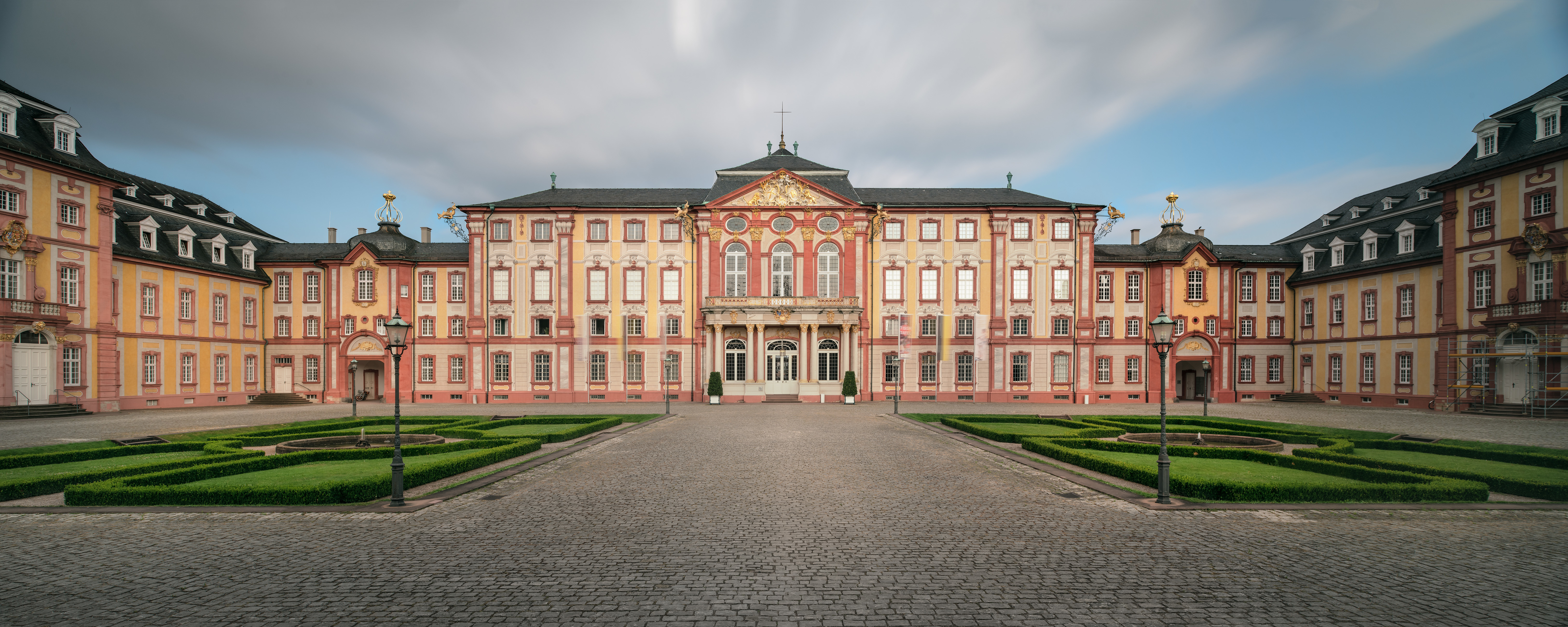 Schloss Bruchsal war schon als es errichtet wurde ein außergewöhnliches Bauwerk.
