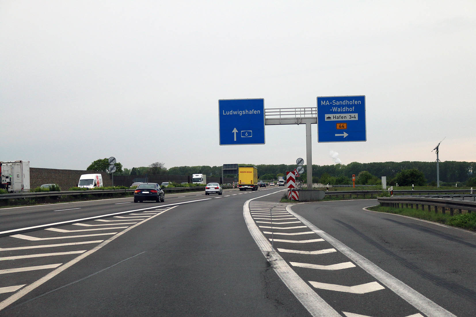 Mittlerweile befinden sich die Bauarbeiten im zweiten Abschnitt - das Bild zeigt die Autobahn kurz vor Beginn der Bauarbeiten 2017.