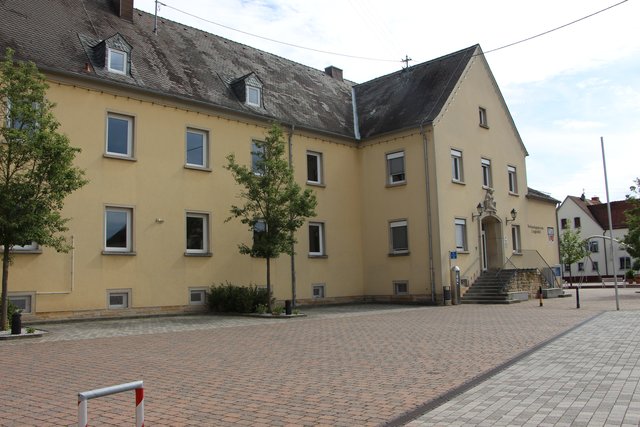 In Lingenfeld wird die Gemeindebücherei renoviert.