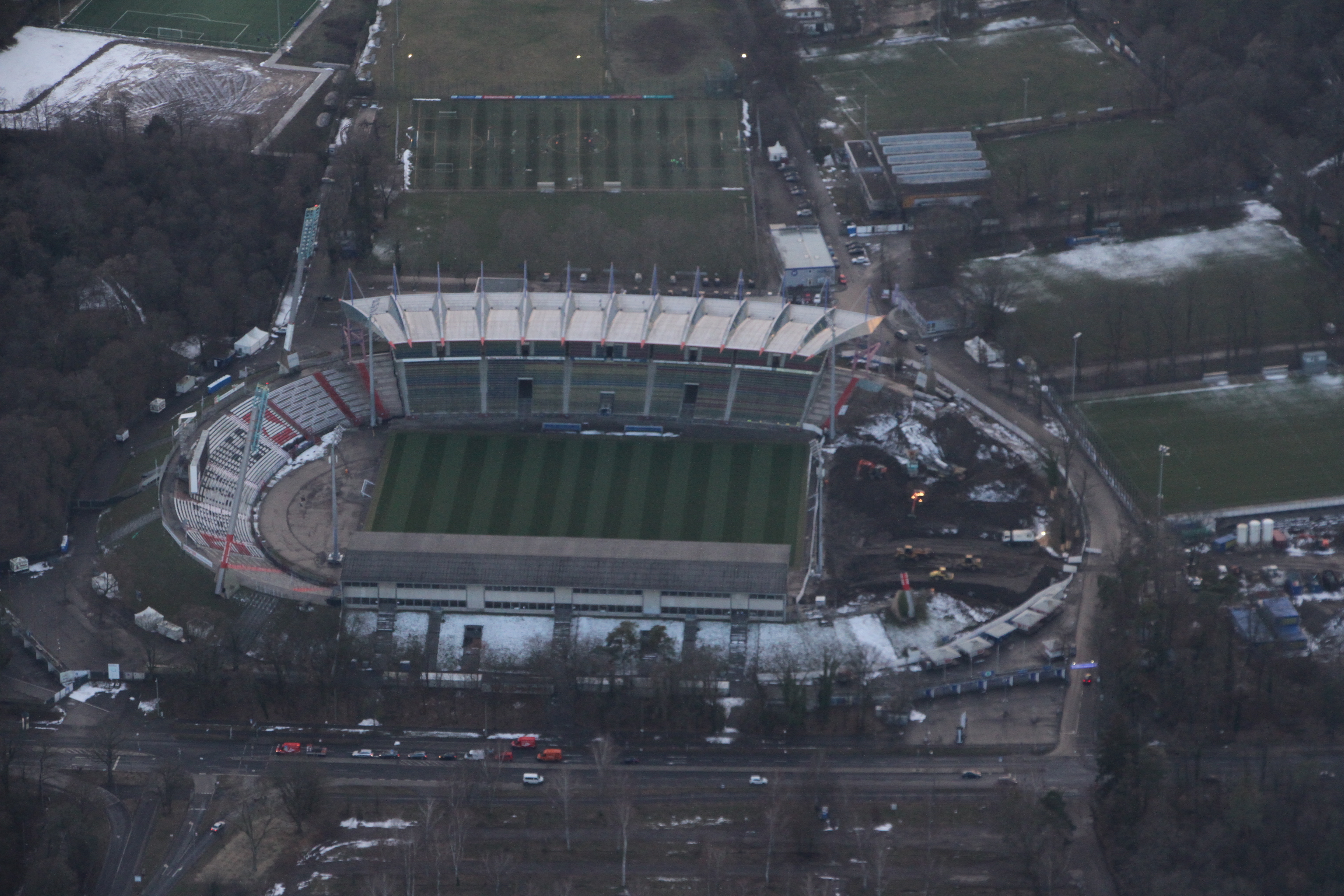 Das Wildparkstadion aktuell von oben gesehen foto: helfer
