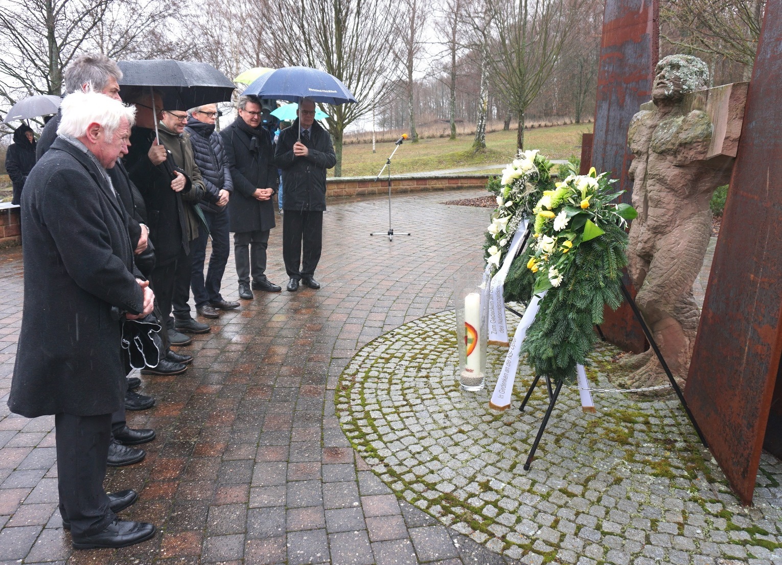 Kranzniederlegung am Gedenktag für NS-Opfer in Klingenmünster.