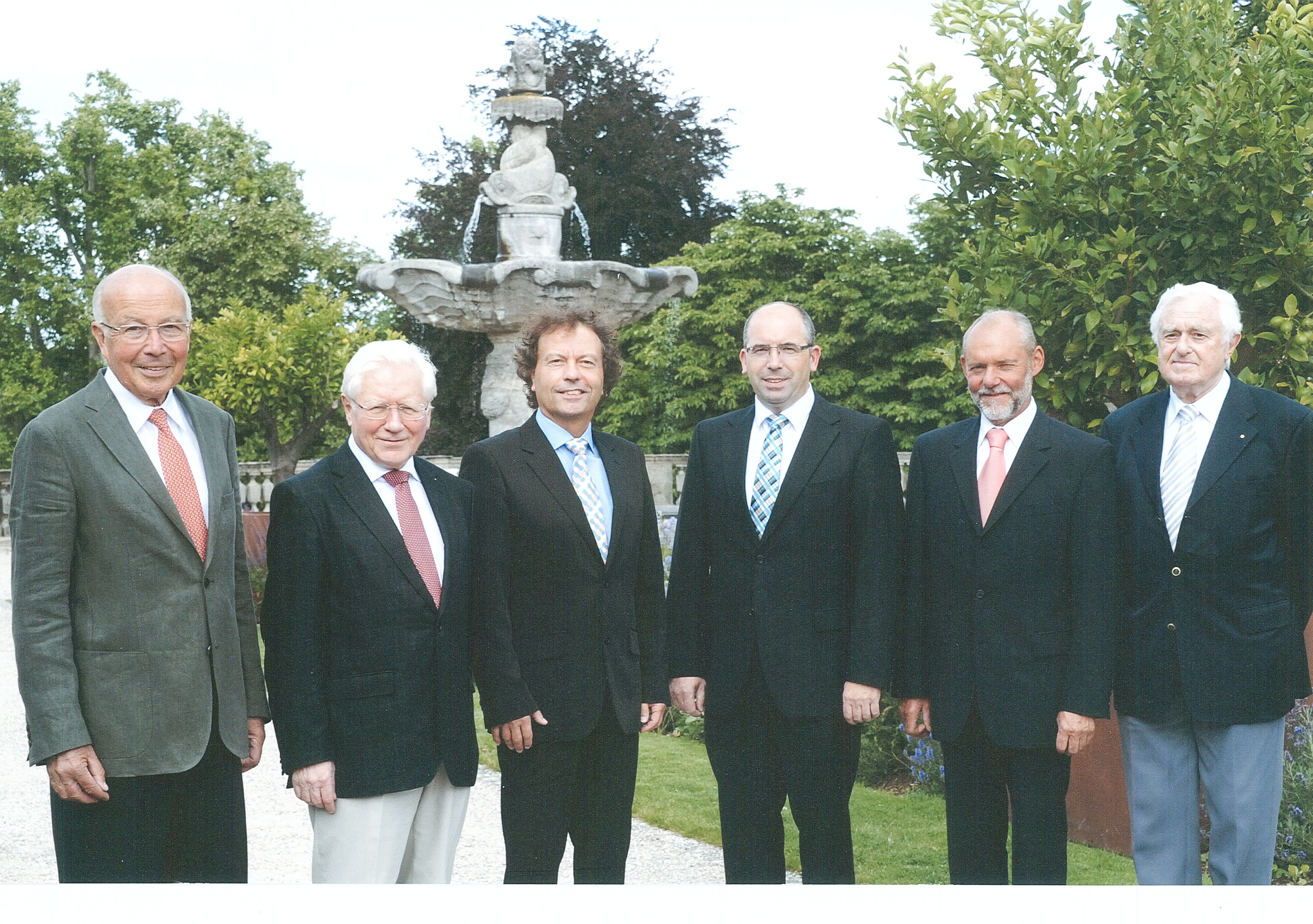 Der „Sechser“ verwaltet die Stiftung (v.l.n.r.): Konrad Fitz, Vorsitzender Bernd Kirsch, Prof. Dr. Klaus Karst, Thomas Kalbfuß,Kurt Freund und SR Dr. Bernhard Orth.