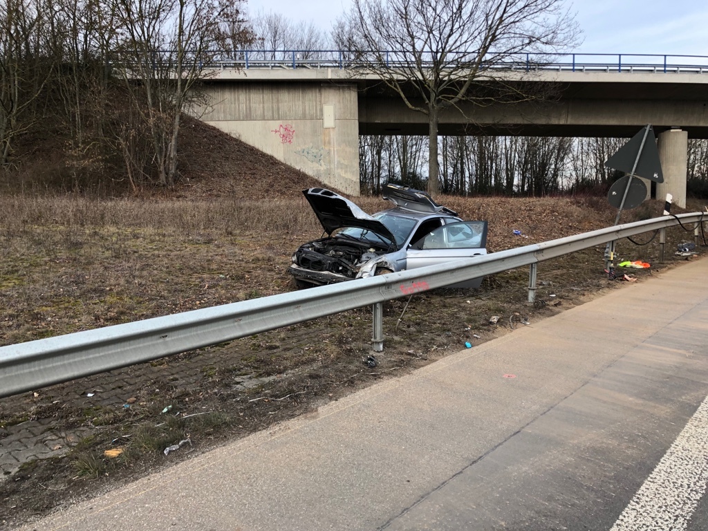 Am verunfallten BMW entstand ein Sachschaden von 10.000 Euro
